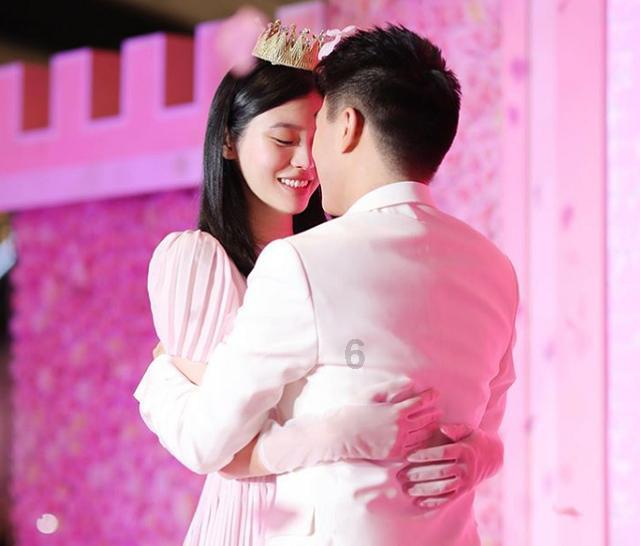 小萌妹的甜美装扮