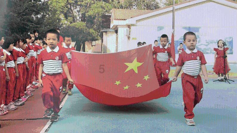 惊险！2岁男孩被反锁车内昏睡，机智的医生一招解救